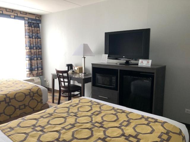 Baymont By Wyndham - Chicago - Addison - O'Hare Hotel Eksteriør billede