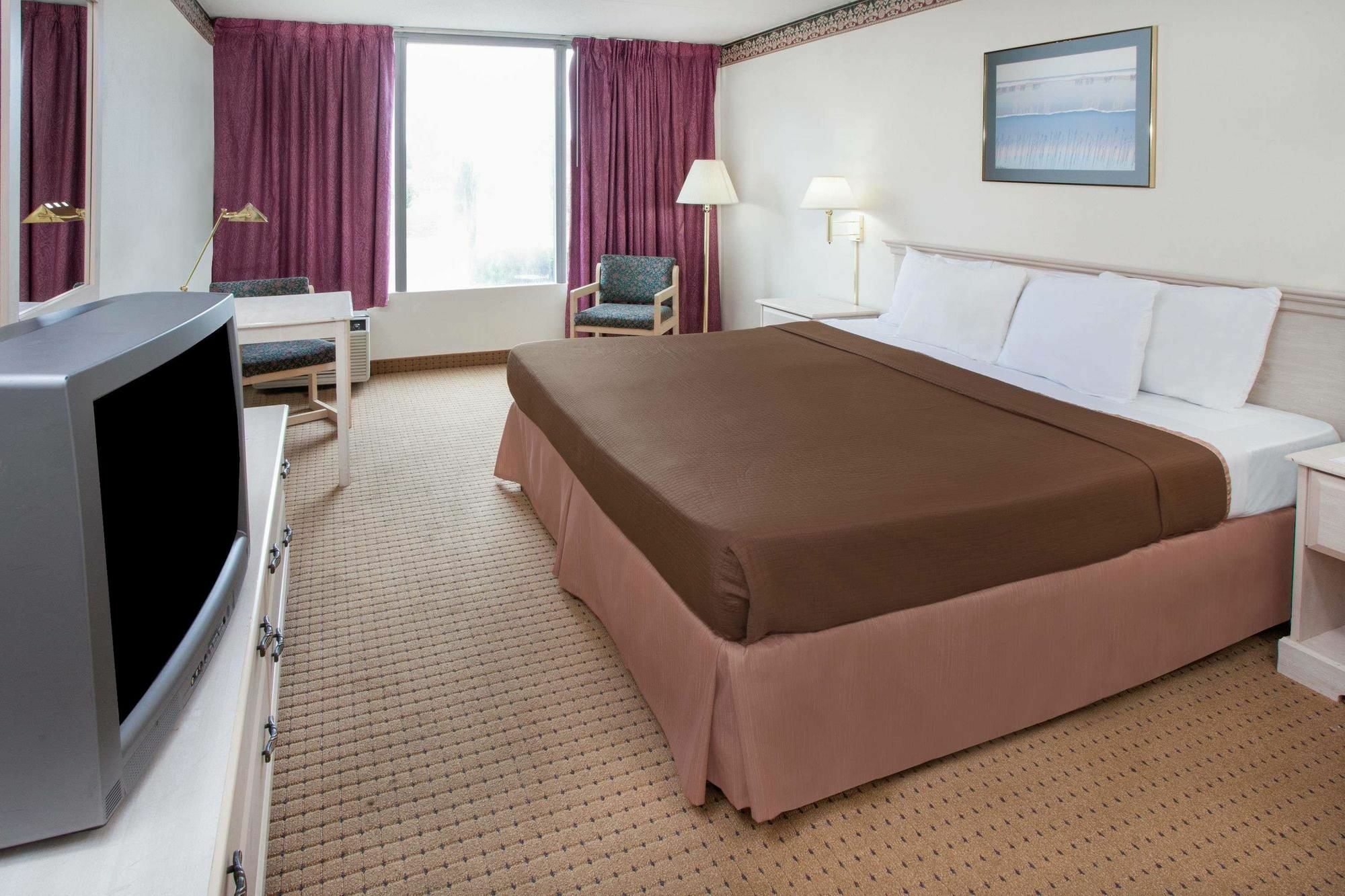 Baymont By Wyndham - Chicago - Addison - O'Hare Hotel Eksteriør billede